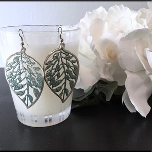 🖤 Gold and teal leaf earrings